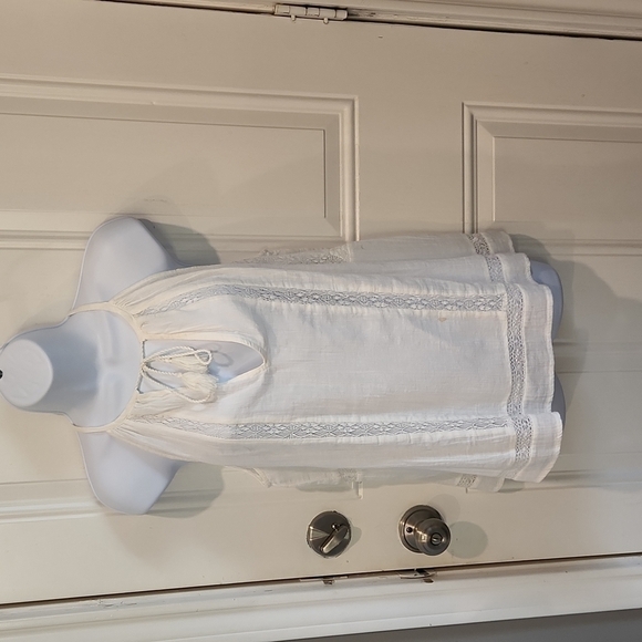 JOIE Lace Accent Keyhole Front Halter Tank - Picture 2 of 8